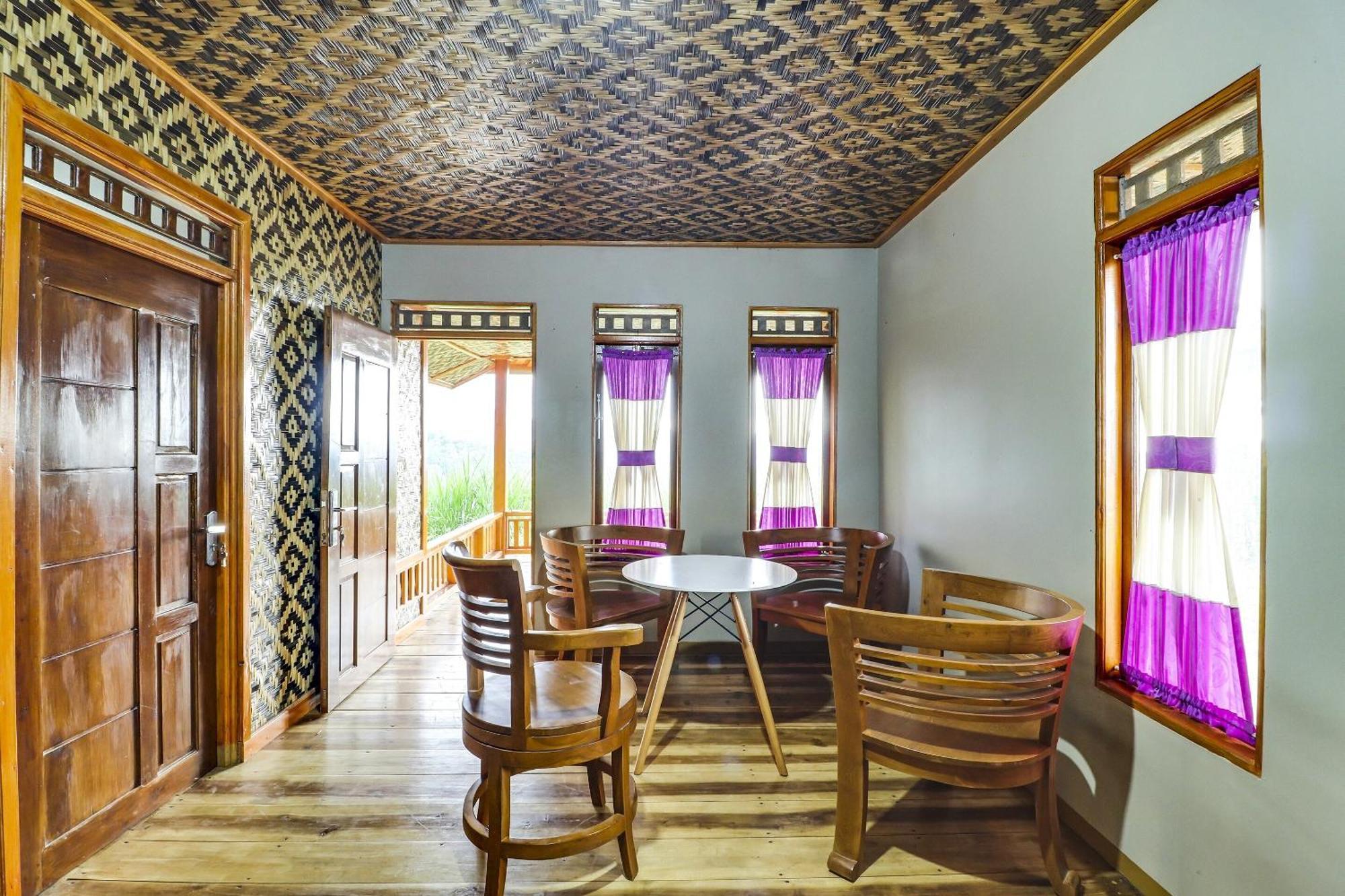Oyo Homes 90956 Desa Wisata Guranteng Pendjalu Экстерьер фото