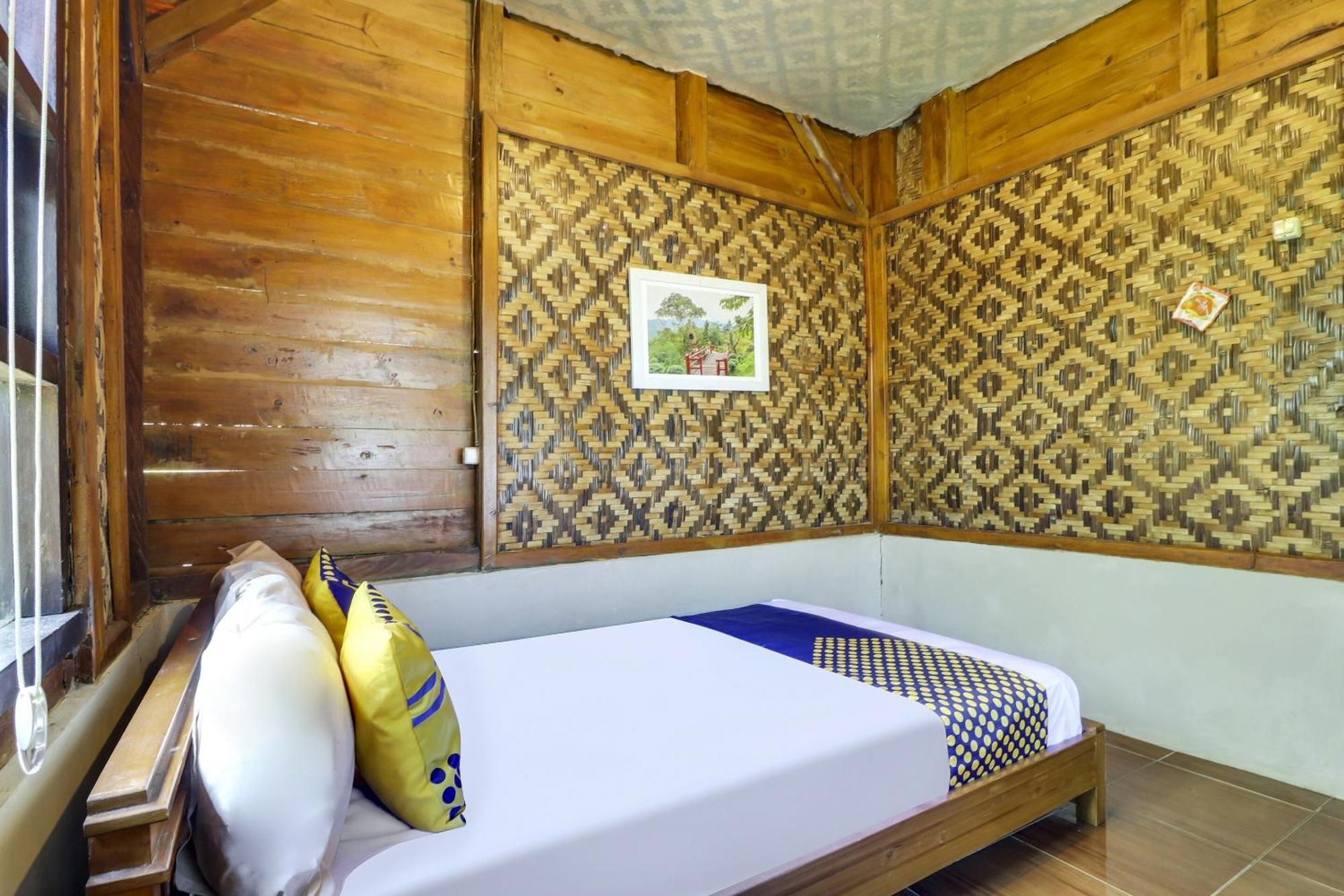 Oyo Homes 90956 Desa Wisata Guranteng Pendjalu Экстерьер фото