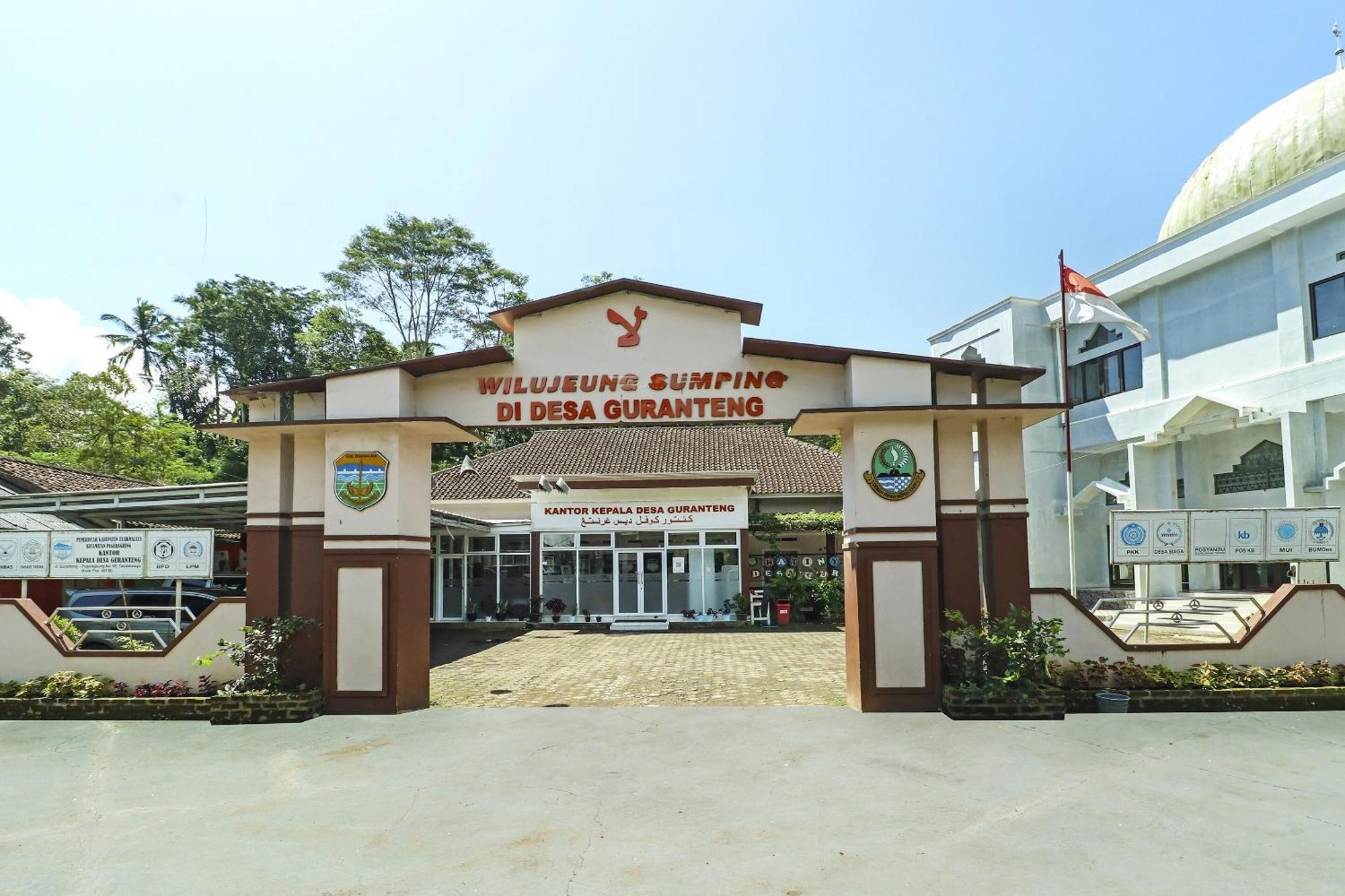 Oyo Homes 90956 Desa Wisata Guranteng Pendjalu Экстерьер фото